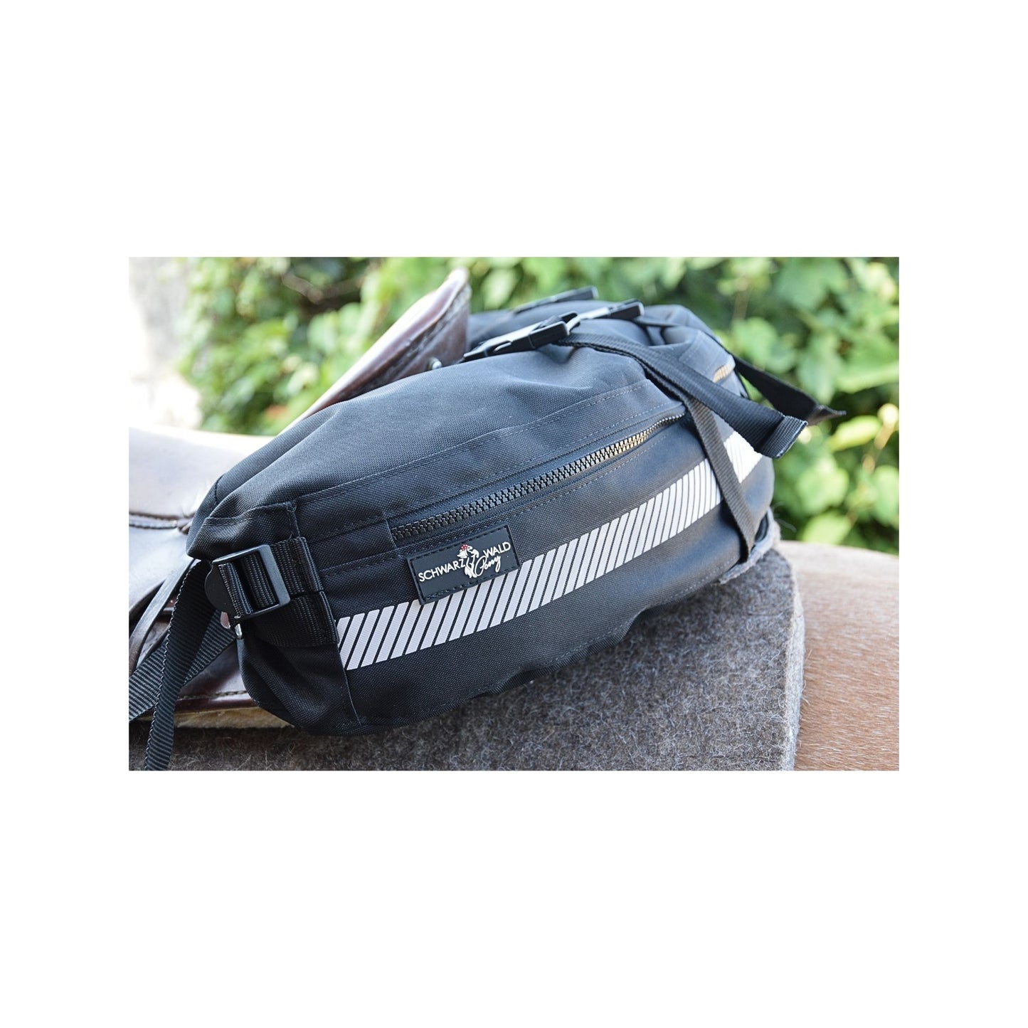 Huckepack "Bananentasche "Englisch und Westernsattel braun und schwarz
