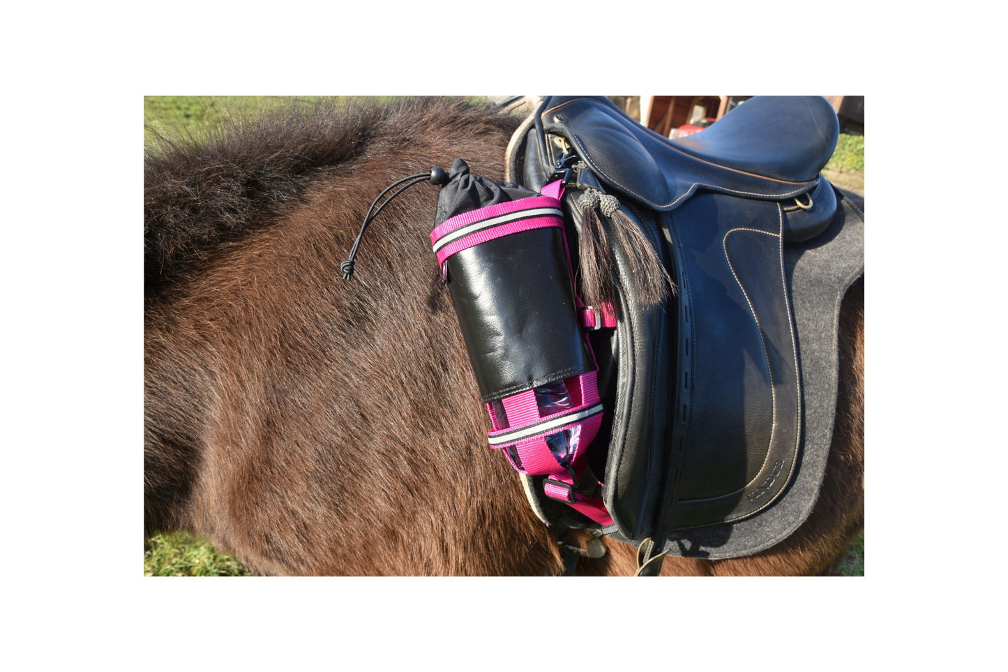Flaschenhalter "Schluckspecht gross" Englisch und Westernsattel